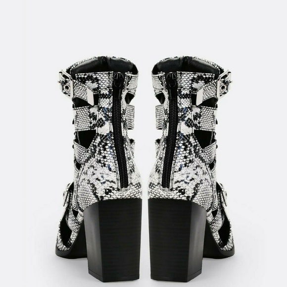 SZ 6๐ฅ Snake Lace Up Cut-Out Combat Ankle Booties - Picture 5 of 5
